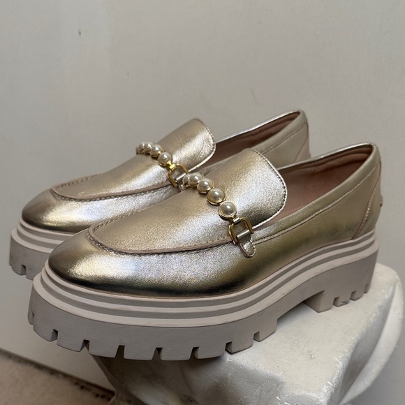 STUART WEITZMAN Perla Imitation Pearl Lug Sole Loafer ) SIZE 8.5 B women H6N9 - Picture 5 of 12